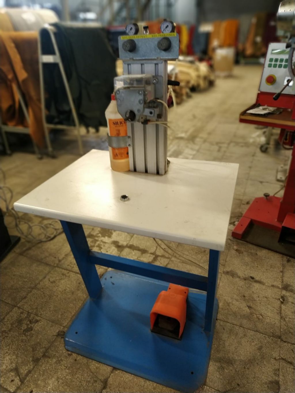 MACCHINA SEMIAUTOMATICA PER MONTAGGIO INFRADITO