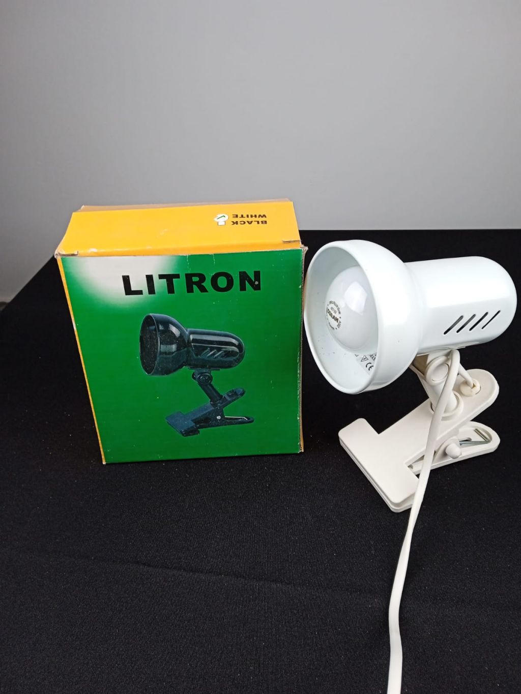 LAMPADA DA SCRIVANIA LITRON  CON MOSCETTONE DI COLORE BIANCO