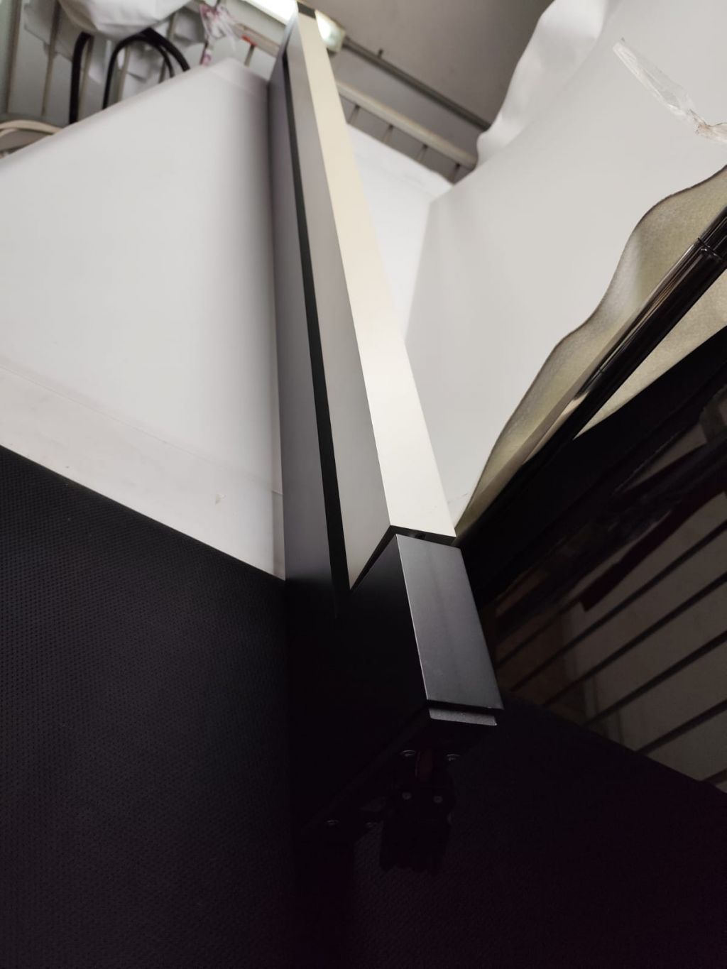 LAMPADA DA TERRA NEMO MOD.ARA COLORE NERO /CHAMPAGN NB.MANCA LA BASE CHE SOSTIENE LA LAMPADA