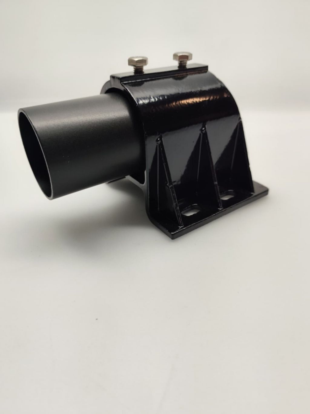 Supporto ING-CASTALDI in alluminio sabbiato colore nero lucido .